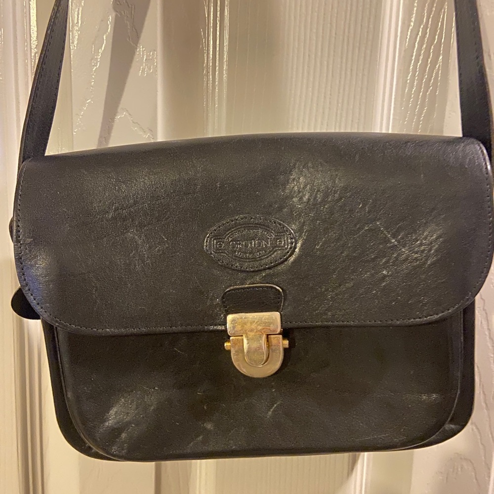 Vintage Oroton hand bag.